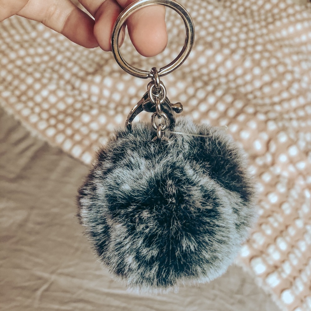 •POM KEYCHAIN•